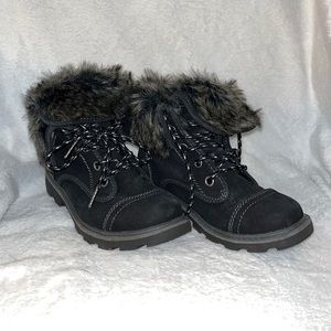 Worn once size 6 Roxy Tamarac Boots